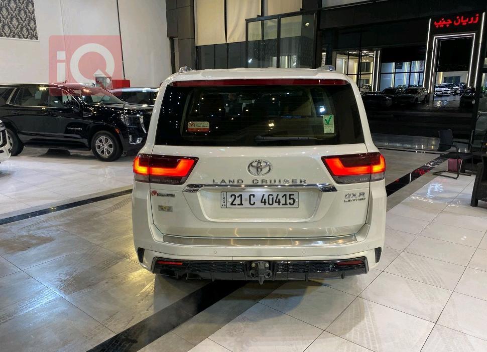 Toyota Land Cruiser